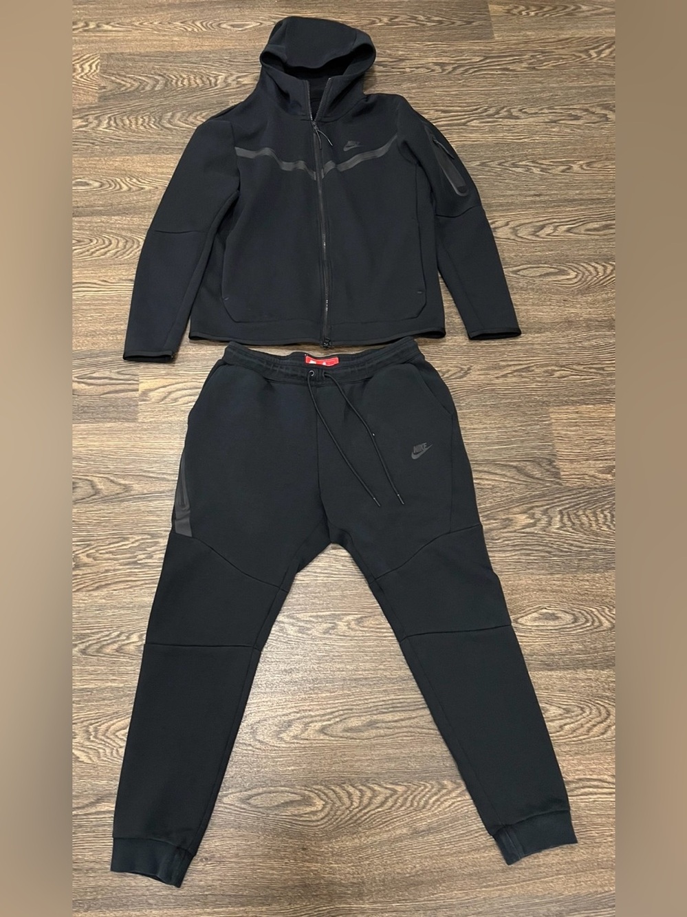 Nike Tech Men’s Track Suit Large